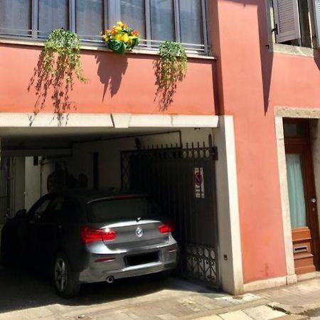 Che Piacere! Udine In Centro Col Posto Auto Exterior foto