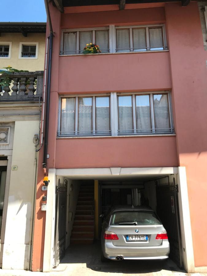 Che Piacere! Udine In Centro Col Posto Auto Exterior foto
